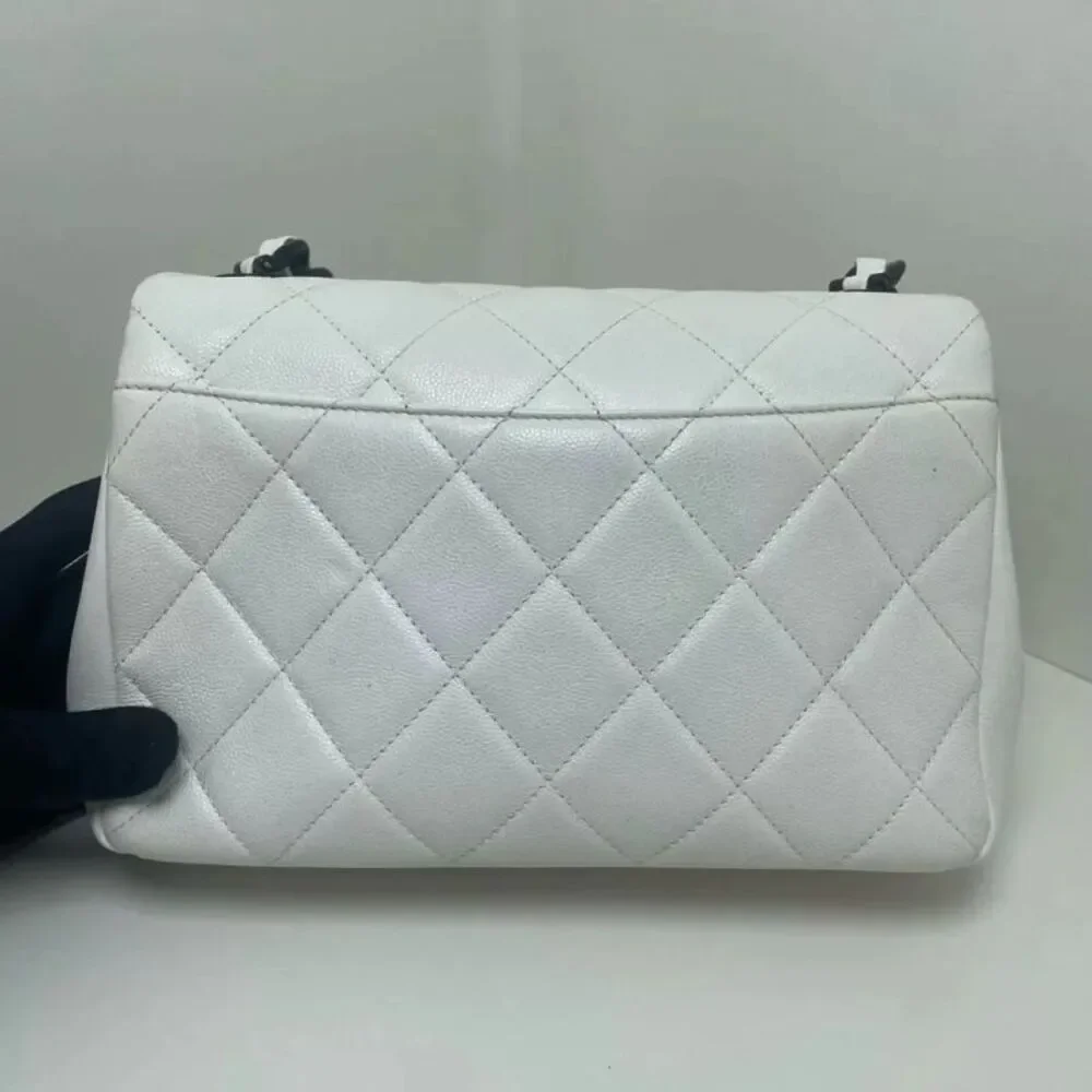 CHANEL brand color